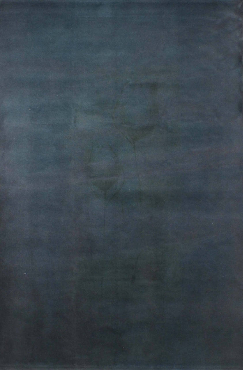 Ortasında Gizli Lale Deseni olan Mavi Halı